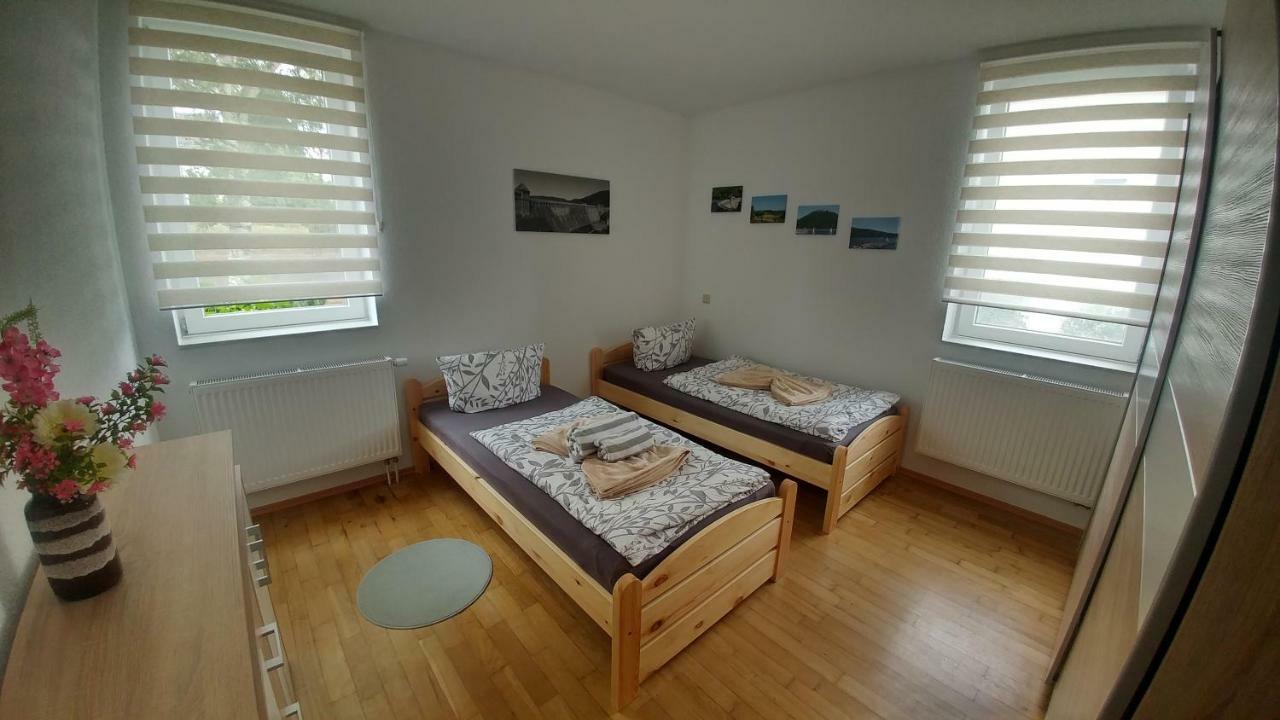 Moderne Ferienwohnungen Am Kurpark - Zentral, Ruhig & Nah Am Edersee バート・ヴィルドゥンゲン エクステリア 写真